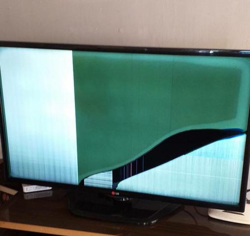 TV LG 39 polegadas smart modelo 39LN5700 RETIRAR PEÇAS.