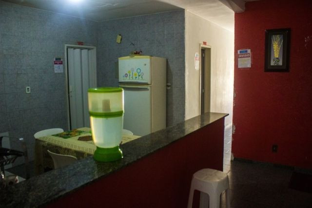 Quartos em casa mobiliada, cond. fechado na Paralela - Unijorge, Cab e metrô - Foto 5