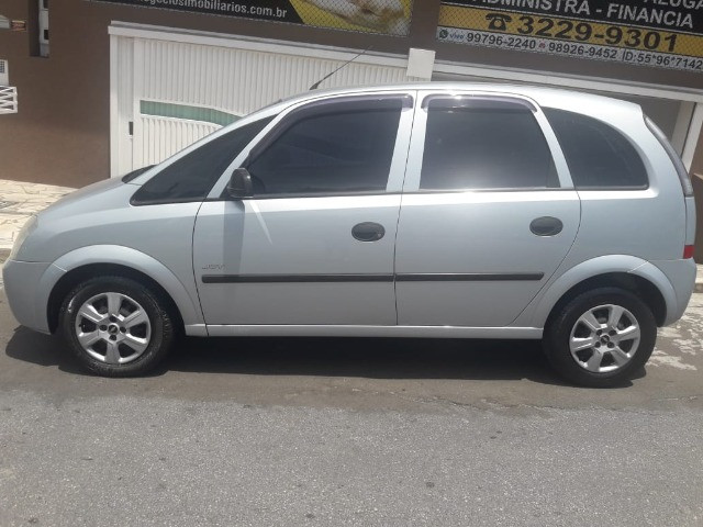 MERIVA JOY 1.4 COMPLETA ANO 2010