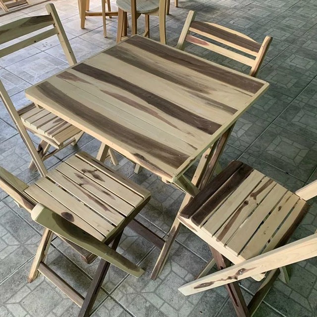 Mesas e cadeiras dobraveis 