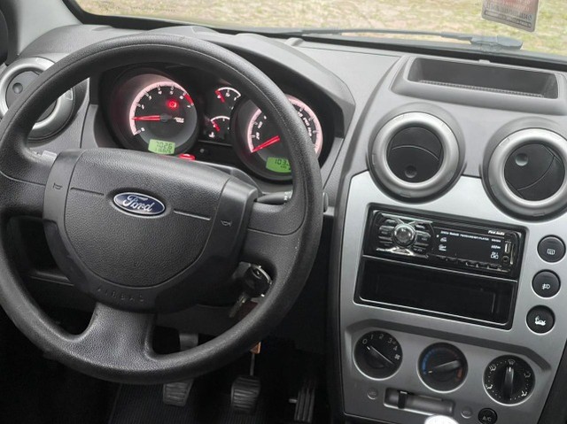 Ford Fiesta 1.6 - Foto 7