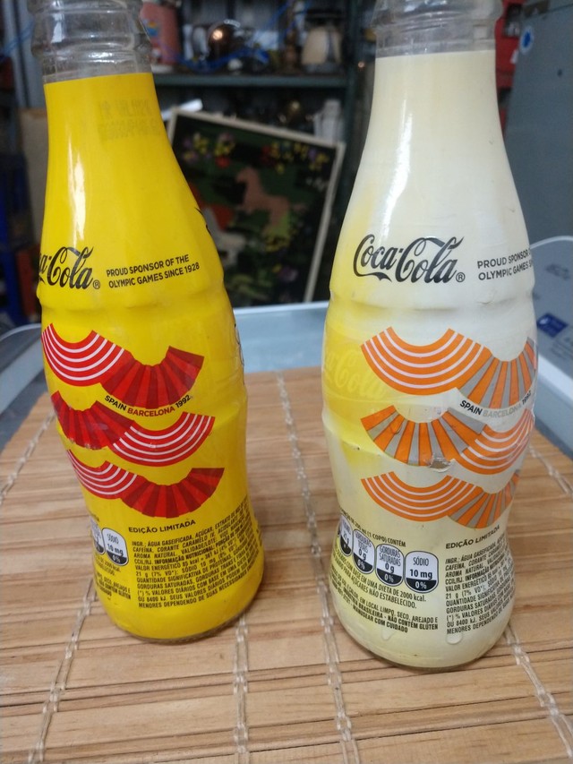 Duas garrafas antigas colecionadores  - Foto 5