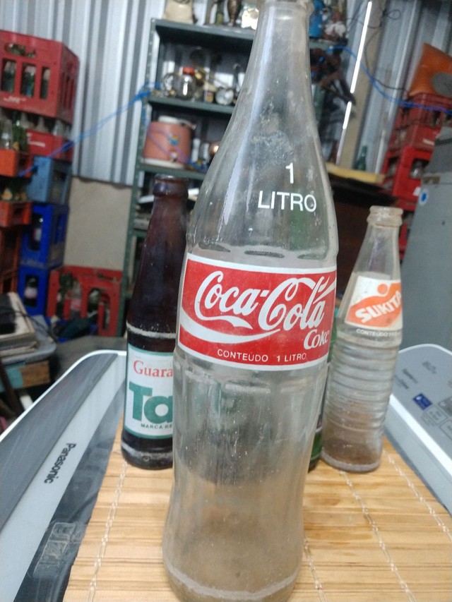 Garrafa refrigerante antigo coca cola 1 litro  - Foto 6