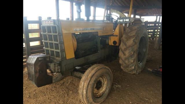 Vendo ou troco - Trator CBT 2105 Muito Novo!