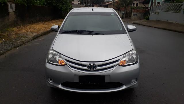 Etios 1.3 x Hatch 2014 único dono - Foto 3