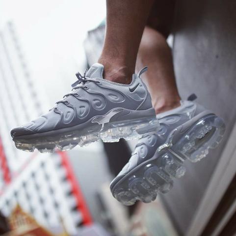 Tênis Nike Air VaporMax Plus Branco Tênis Nike Air VaporMax Plus Branco