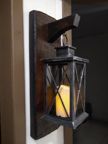 Luminária com suporte em madeira rústico