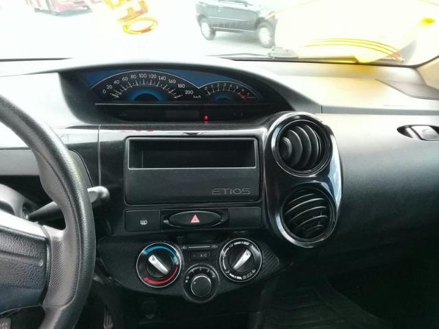 Toyota Etios X 1.3 FLEX 16V 5P Mec 2015 - Foto 6