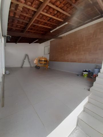 Casa na cidade das flores, bem dividida com 3 quartos, 2 banheiros, bairro sossegado - Foto 2