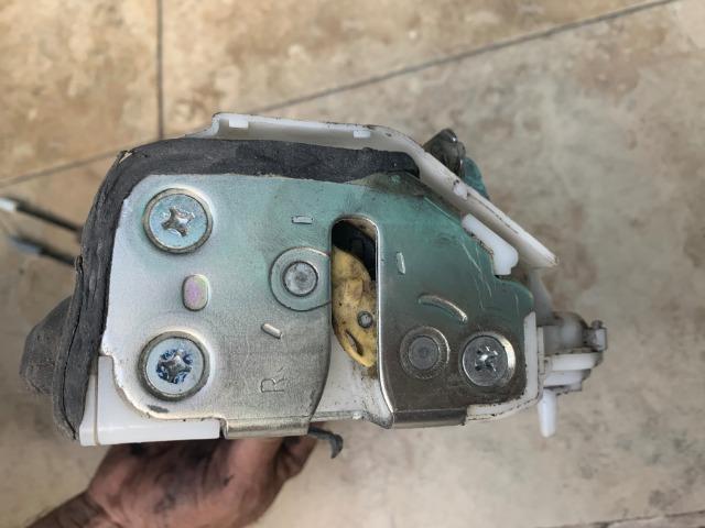 Fechadura eletrica traseira honda new civic original - Foto 4