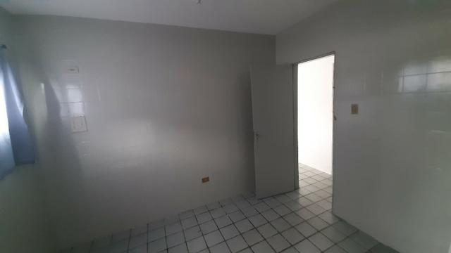 Casa Ampla 4 Quartos e 4 vagas de garagem - Contato Felipe Leão - *78 - Foto 4