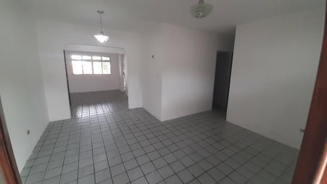 Casa Ampla 4 Quartos e 4 vagas de garagem - Contato Felipe Leão - *78