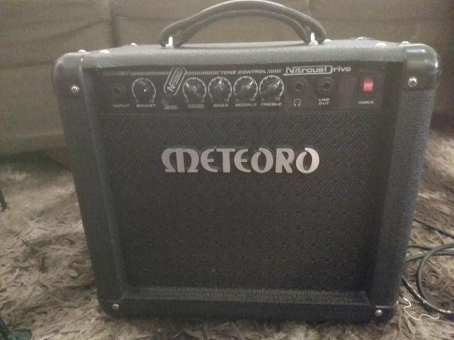 Cubo/amplificador para guitarra
