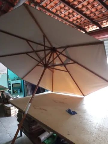 Mesas sombrinhão e acessórios de verão 