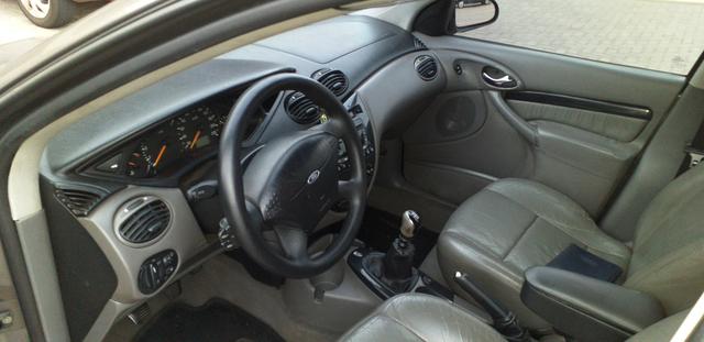 Focus Ghia Sedan 2001 - Foto 2