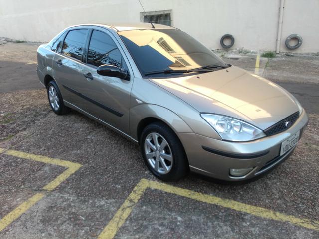 Focus sedan impecável - Foto 18