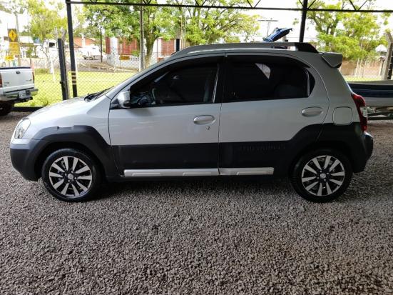 TOYOTA ETIOS CROSS 2015/2016 1.5 16V FLEX 4P MANUAL - Foto 4