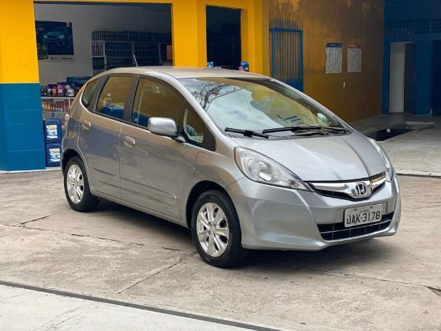 Honda Fit LX 1.4 aut. - 2013 - Revisões na autorizada/ Emplacado 2020/ Único dono