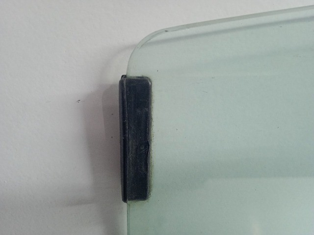 908 Vidro traseiro direito Fiat Palio 1997 á 2010 - Foto 2