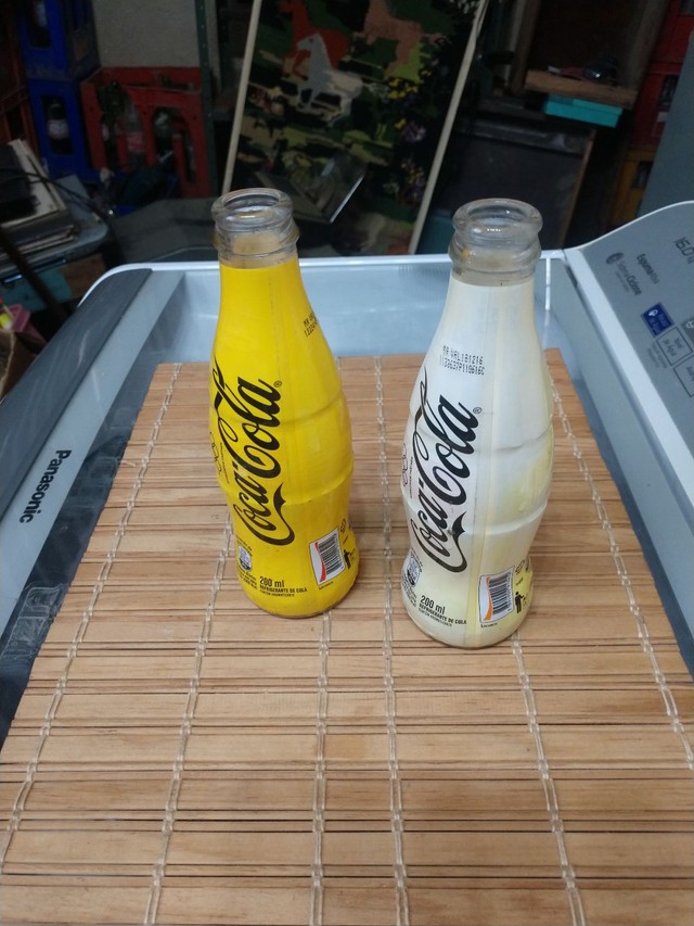 Duas garrafas antigas colecionadores  - Foto 4