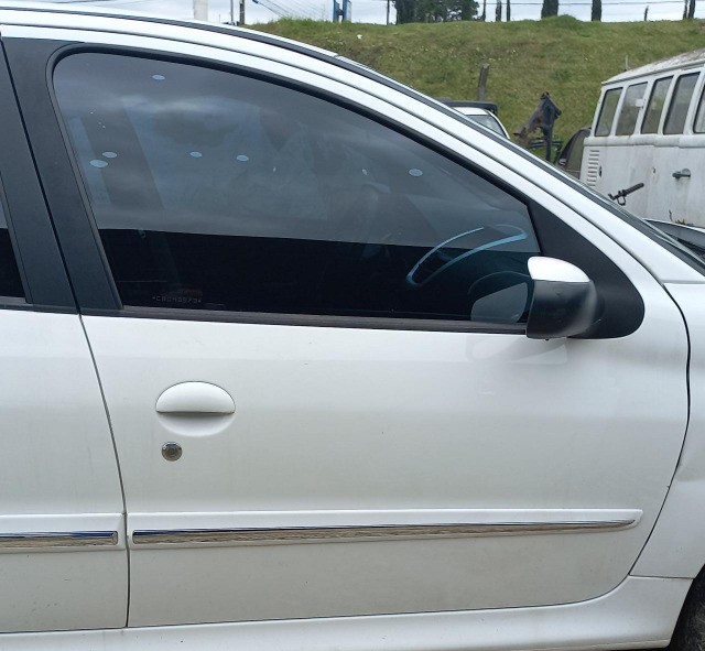 Porta dianteira lado direito Peugeot 207 Passion