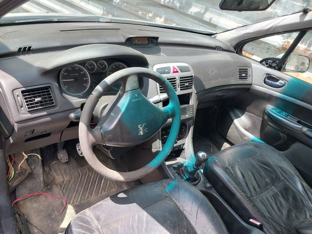 Sucata Peugeot 307 1.6 16v Para Retirada de Peças  - Foto 4