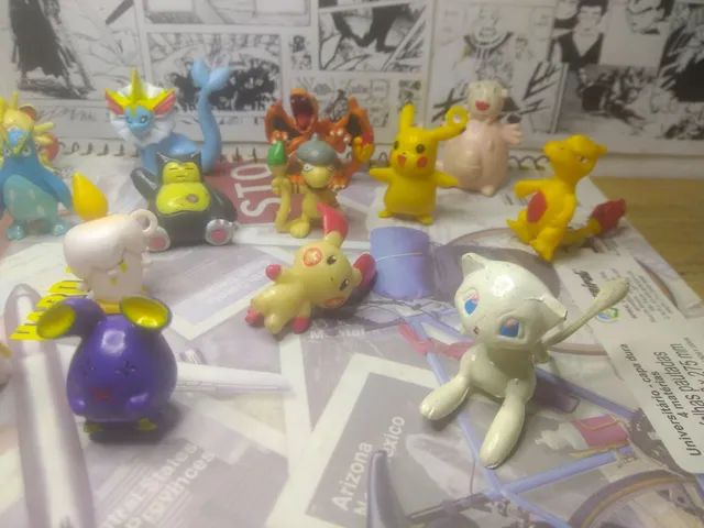 Lote com Seis Brinquedos Pokemon