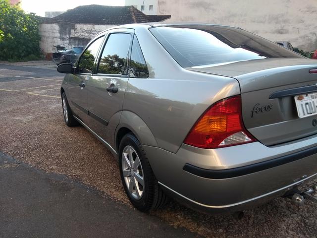 Focus sedan impecável - Foto 13