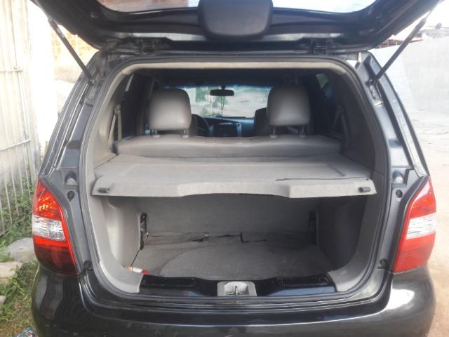 Carro livina - Foto 3