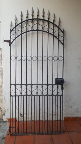 Vende-se Portão