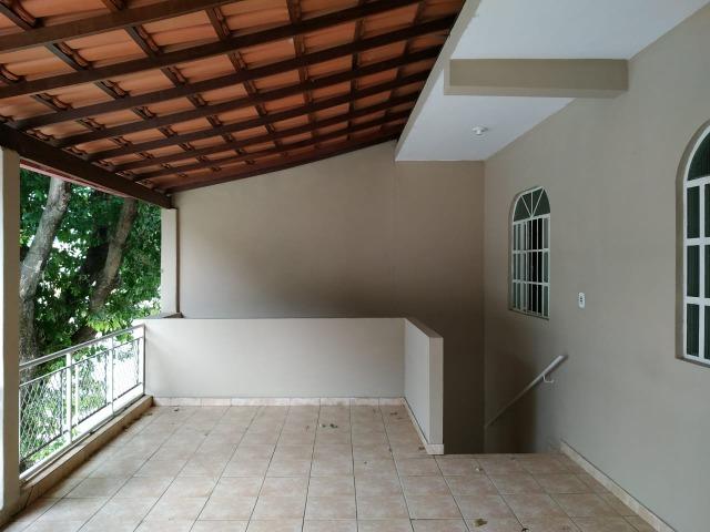 (R$175.000) Casa c/ 03 Quartos, Varanda Grande e Garagem no Bairro Santa Rita (parte alta) - Foto 2