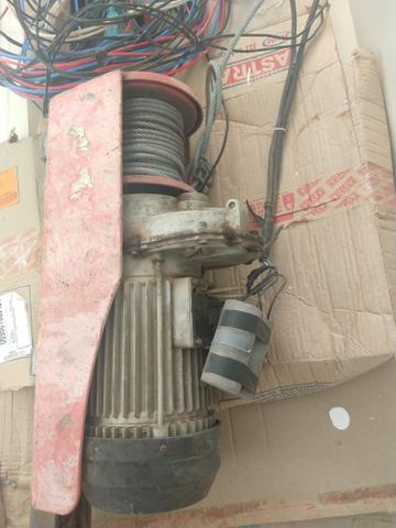 Guincho de coluna elétrico Motomil 1.000 kg - Foto 4