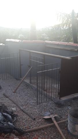 Vendo canil de ferro pintado/casinha - Foto 3