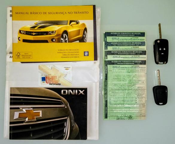 Onix LT 2013, 1.0 completo, novíssimo, tudo pago 2020! - Foto 20