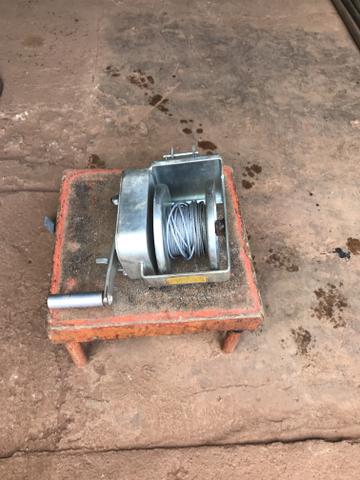 Guincho para Trabalho em espaço confinado