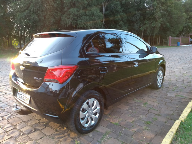 Onix LT 1.0 6 marchas - Foto 2