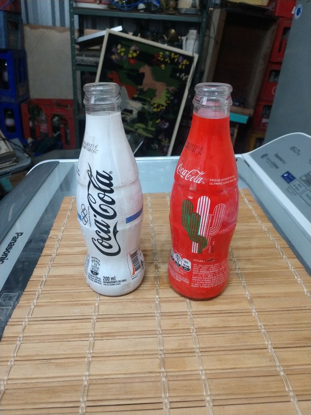 Duas garrafas antigas colecionadores  - Foto 4