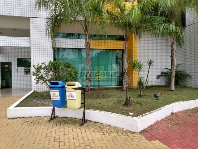 Apartamento para aluguel possui 96 metros quadrados com 3 quartos em Ponta Negra - Manaus  - Foto 2