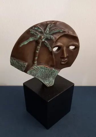 Escultura  bronze - 25 cm de altura com a base