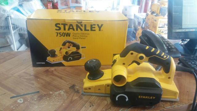 Plaina eletrica stanley 750w R$450,00 a vista novo sem uso com garantia - Foto 4