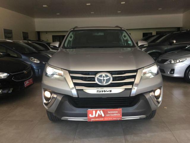 Toyota Hilux SW4 SRX 4X4