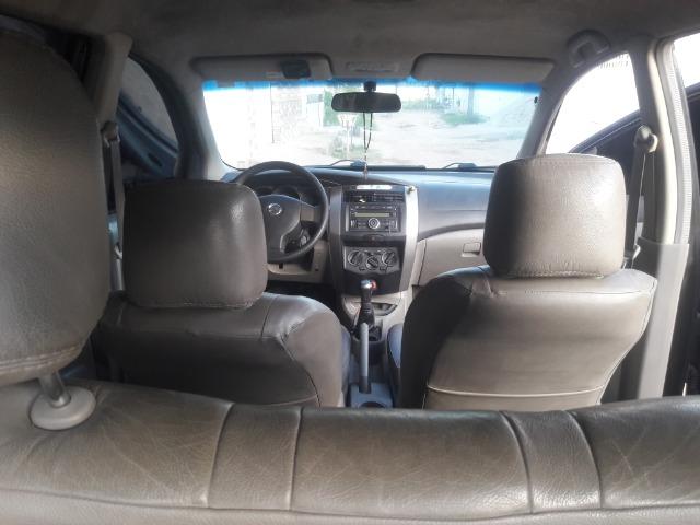 Carro livina - Foto 5