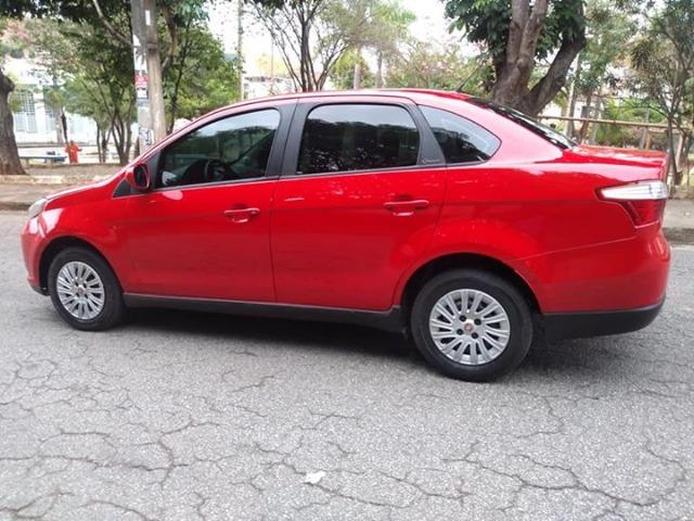 Grand Siena 1.4 ano 2013 Tetrafuel álcool gasolina e GNV de fabrica impecável baixo km - Foto 2