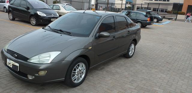 Focus Ghia Sedan 2001