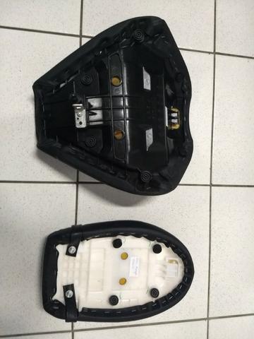 Banco dianteiro e traseiro da xvs 950 midnight star original - Foto 3