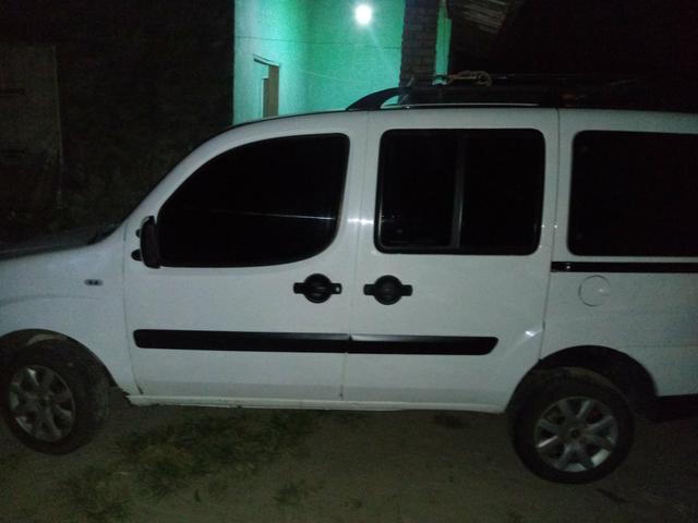 Vendo carro Doblo 8 lugares
