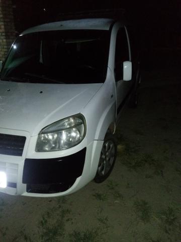 Vendo carro Doblo 8 lugares - Foto 2