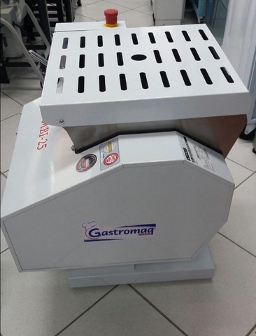 Amassadeira basculante 25kg gastromaq MBI-25 220v (nova) Alecs