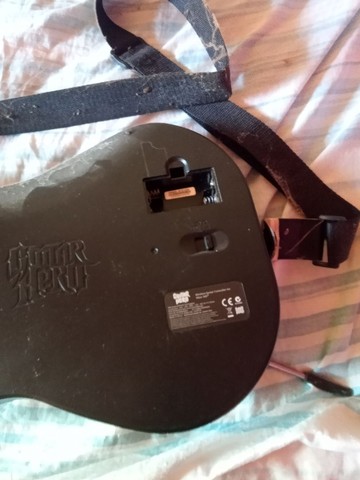 Vendo guitarra guitar hero Xbox 360