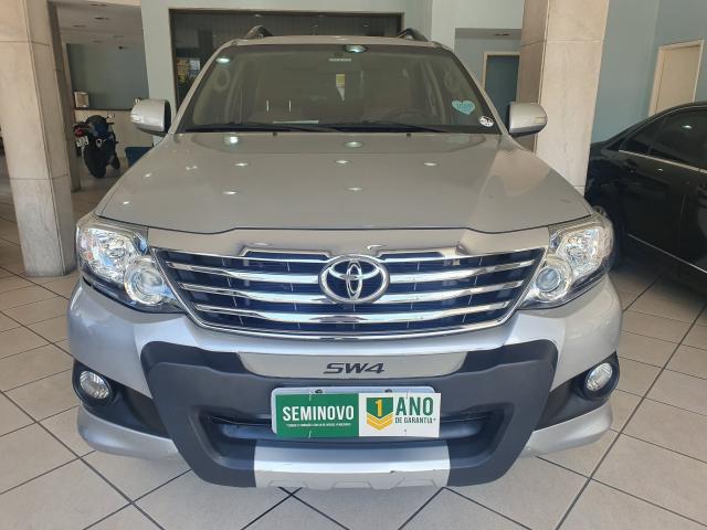TOYOTA HILUX SW4 2015/2015 2.7 SR 7 LUGARES 4X2 16V FLEX 4P AUTOMÁTICO - Foto 2